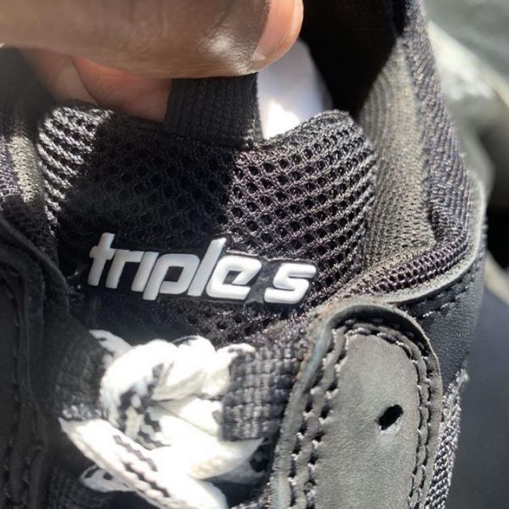 Sneakers - Picture 4 of 6